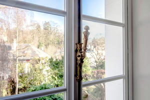  Das schlanke Vakuumglas „Heritage“ von Fineo ist für Fenstersanierungen in denkmalgeschützten Gebäude geeignet 