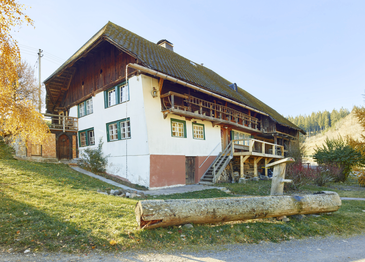 Bei dem 1659 im Raitenbucher Tal erbauten Mühlradhof handelt es sich um einen typischen Schwarzwaldhof