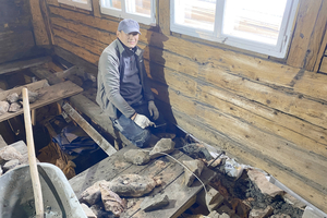  Aufmauern der Kelleraußenwand als Auflager für den neuen Dielenboden 