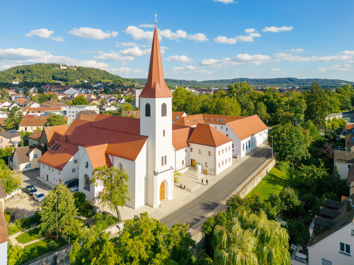 Die Christuskirche ist Teil des ?Evangelischen Zentrums Neumarkt? und war früher Klosterkirche des ehemaligen Kapuzinerklosters