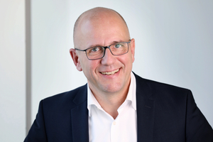 Mathias Bucksteeg, Hauptgeschäftsführer des Bundesverbandes Farbe Gestaltung Bautenschutz, vermutet, dass rein politisches Machtkalkül hinter der Entscheidung des Bundesrates zur Gefahrstoffverordnung steckt&nbsp;&nbsp;  
