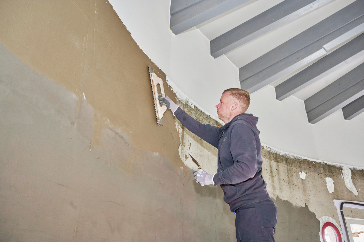 Die Reprofilierung der Betonwände des Güllebehälters wurde mit ?Remmers Betofix RM? ausgeführt