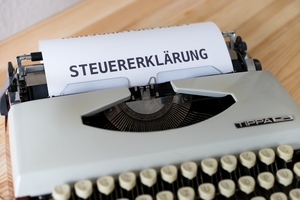  Oben: Wird die Steuererklärung für das Jahr 2024 mit Unterstützung eines Steuerberaters erstellt, endet die Abgabefrist am 30. April 2026 
