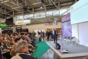  Thomas Kirmayr, Geschäftsführer der Fraunhofer Allianz Bau, sprach über Baustoffinnovationen auf dem Weg zur Klimaneutralität 