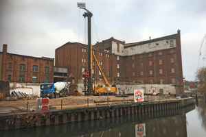  Beginn der Bauarbeiten vom Wasser aus gesehen 