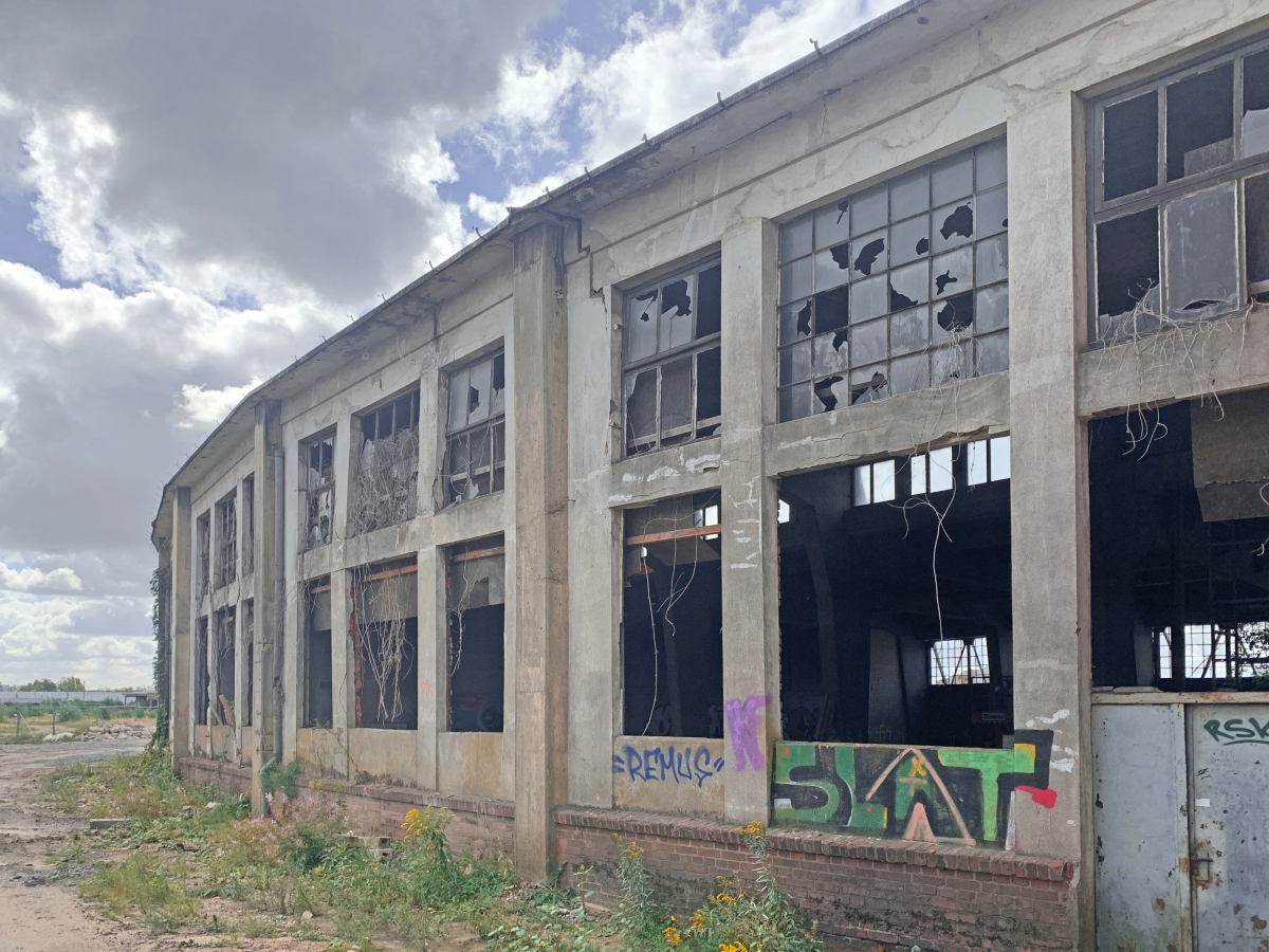 Vor Beginn der Bauarbeiten war der Osnabrücker Ringlokschuppen eine Industrieruine