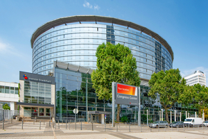  Modern, hell und geradezu futuristisch zeigt sich das neu gestaltete Congress Center der Messe Frankfurt 