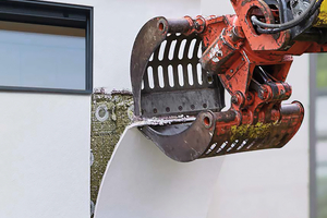  Durch eine rein mechanische Befestigung und eine integrierte Separationsschicht lassen sich die Komponenten des recyclingfähigen Wärmedämm-Verbundsystems „weber.therm circle“ nach dem Ende der Nutzung sortenrein trennen  
