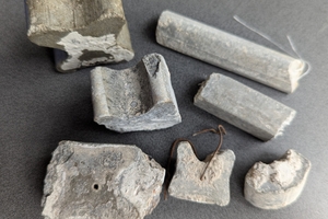  Abstandhalter können verschiedene Formen haben.&nbsp; Sie verhindern ein Absinken der Bewehrung im noch nicht verfestigten Beton 