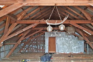  Vor der Modernisierung und dem Einbau der Firstverglasung kam kaum natürliches Licht herein 