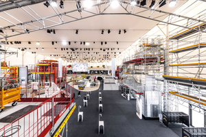  Blick ins Herz der Peri-Messehalle: Auf über 4.000 m2 erhalten Besucher einen umfassenden Einblick in modernste Technologien und Lösungen rund um die Themen Schalung, Gerüst, Engineering sowie Digitale Produkte und Services. 