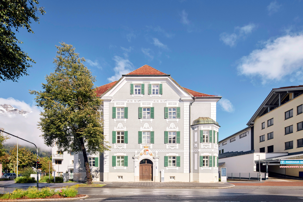 Aus dem alten Finanzamt in Garmisch-Partenkirchen wurde ein neues Seniorenzentrum mit angeschlossenem Neubau