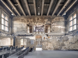 Hörsaalruine im zweiten Obergeschoss