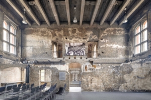  Hörsaalruine im zweiten Obergeschoss 