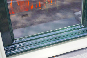  Durch die geringe Dicke wurde das Fineo-Glas ohne Fräsen unmittelbar in den Falz eingesetzt  