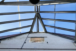 Risse und andere Undichtigkeiten in der alten Dachverglasung führten zu Wassereinbrüchen und Temperaturextremen in den Flottmann-Hallen 