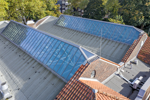  Bis zu 20 m lang sind die Firstverglasungen und Lichtbänder, die Glasolux für die Flottmann-Hallen konstruierte, fertigte und montierte 