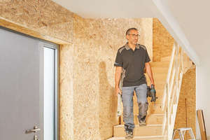 Die Bautreppe „Vario“ von Treppenmeister bildet die Basis für das spätere Treppenhaus aus Holz 
