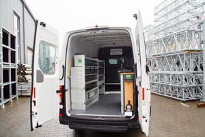  Der Testtransporter war beispielhaft mit zwei Bott-Regalen ausgestattet 