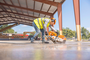  Mineralische und metallische Baustoffe können mit dem Trennschleifer von Stihl geschnitten werden 