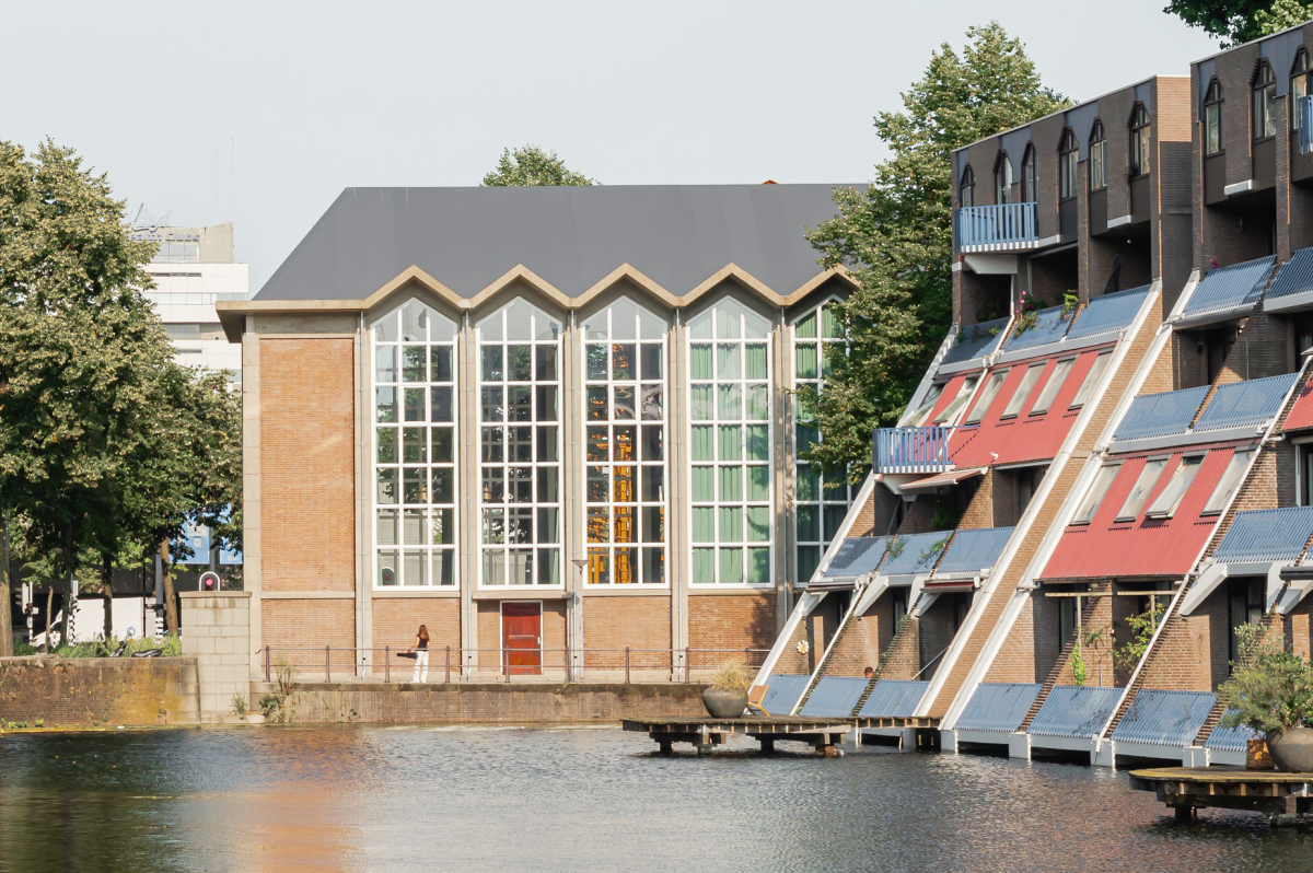 Viele hielten die Kirche, die den Abschluss einer Gracht bildet, fälschlicherweise für einen Funktionsbau der Wasserwerke