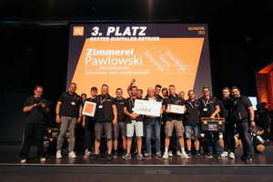  Die Zimmerei Pawlowski aus Ahrensbök in Schleswig-Holstein belegte in der Kategorie „Bester digitaler Betrieb“ den 3. Platz. Im Vorjahr hatte die Zimmerei den zweiten Platz in der Kategorie „Team- und Traditionsverständnis“ erzielt 
