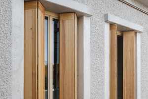  Die Fensterstürze wurden vor Ort gegossen und eingeklebt. Die Fenstergesimse links und rechts wurden durch Betoplan-Platten mit sehr glatter Oberfläche hergestellt 