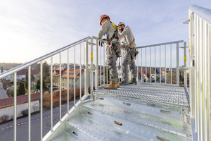  Die „Peri Up“-Treppe „Public“ lässt sich einfach montieren 