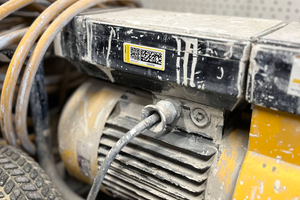  Das Wattro-Label auf der Maschine zeigt, dass das Gerät digital erfasst ist  