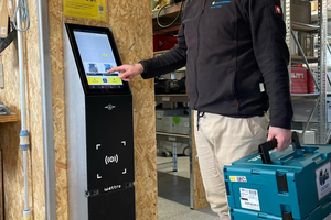  Wattro-Terminal: Einfach vorbeigehen und per Touch im Lager aus- oder einchecken 