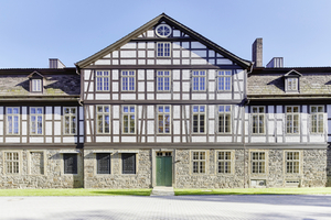  Bei allen Maßnahmen stand der Erhalt der historischen Bausubstanz des Klosters Loccum im Vordergrund. Das galt auch für die 281 Fenster und 11 Außentüren 