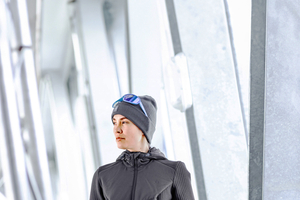  Mit aktiv wärmenden Bekleidungsteilen, wie der Heiz-Hybrid-Kapuzenstrickjacke „e.s.trail“ für Damen, hat Strauss eine Möglichkeit geschaffen, sich im Winter auszurüsten 