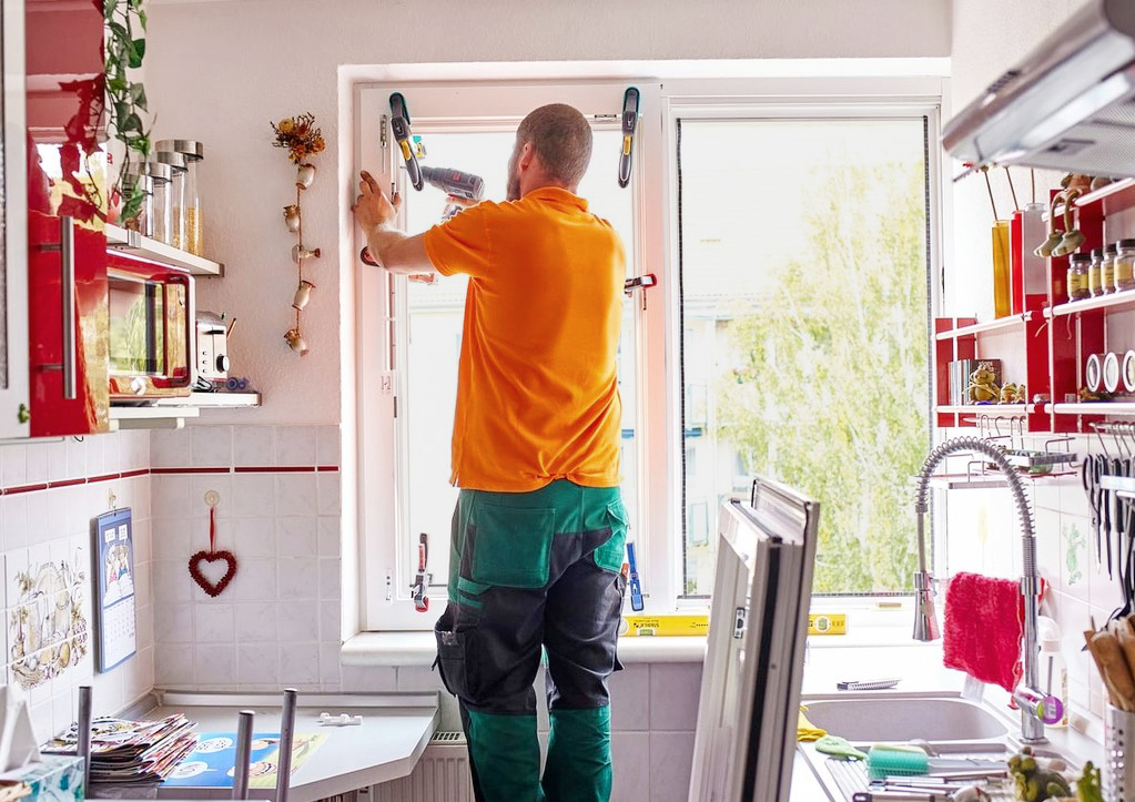 Mit der Einschubmontage ist der Fenstertausch in rund einer Stunde erledigt 