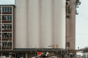  Die Betonröhren sind charakteristisch für das Kellogg’s Getreidesilo der Bremer Überseeinsel 