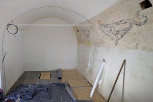  Der historische Engelchenfries der Grabkammer konnte gesichert und behutsam eingefasst werden 