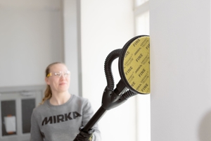  „Abranet Yellow“ von Mirka ist ein netzbasiertes Schleifmittel für Decken und Wände 