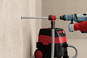  Der „FHD II“-Hohlbohrer reinigt die Bohrlöcher 