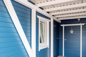  Carports: „Lignodur FlexGuard 871“ ermöglicht eine flexible, deckende Beschichtung, die Rissbildung verhindert. Die Dispersionslackfarbe ist besonders farbtonstabil  