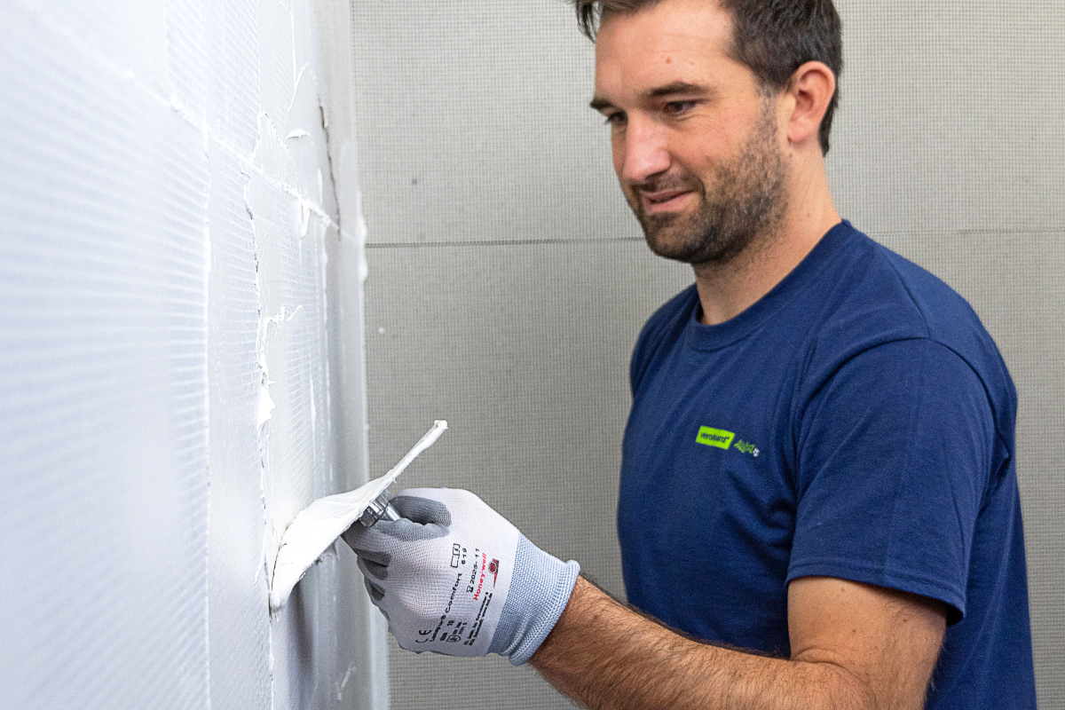 ?VeroBoard AllStar Silikatspachtel? schichtweise aufbringen, glätten und bis zum gewünschten Glättegrad schleifen