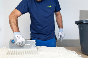  Alternativ kann der Mörtel auch direkt auf die Platte auftragen werden 