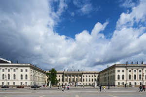  Die Fassade der Berliner Humboldt Universität nach Abschluss der Instandsetzungsarbeiten 