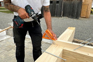  Die „Heco-Topix-plus Combi-Connect“ ermöglicht spaltfreie Anschlüsse in einem Arbeitsschritt ohne Vorspannen 