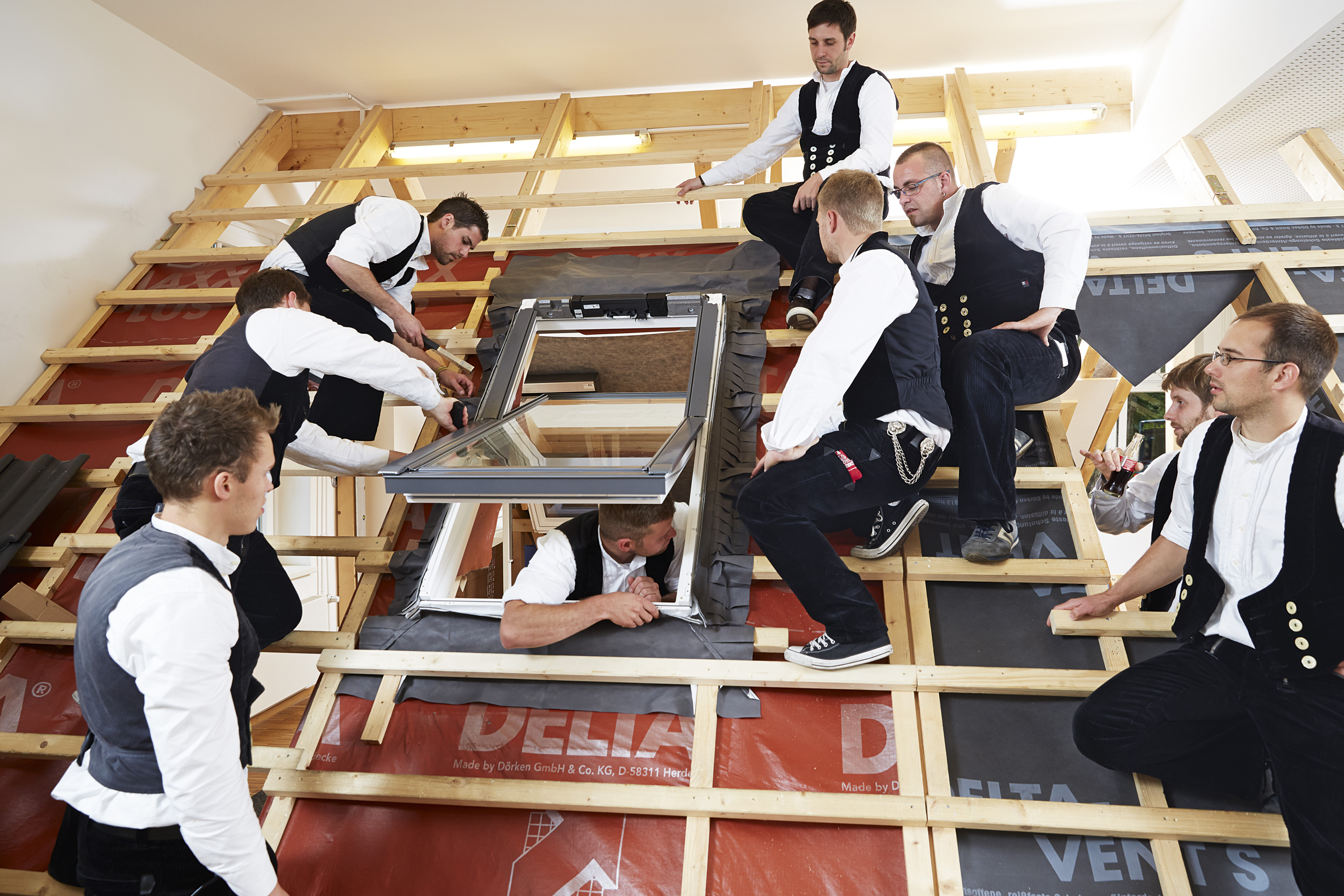 Ab sofort ist die Anmeldung für die Velux Fachseminare 2026 möglich. 12 Webinare und 27 Präsenzseminare werden an insgesamt 17 Standorten in ganz Deutschland angeboten