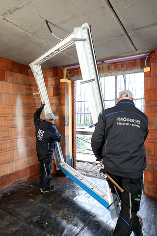 Einstellen des bodentiefen Fensters