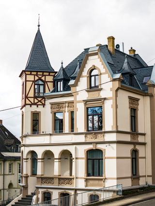 Die denkmalgeschützte Villa Weller in Vallendar nach Abschluss der Sanierungs- und Umbauarbeiten