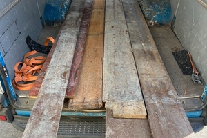  Transportbereit: Die Dielen sind sortiert und für den Abtransport vorbereitet 