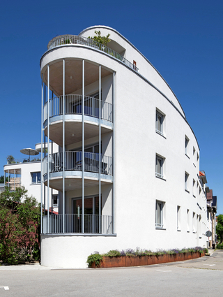 Die Sonderprämierung in der Kategorie  Energieeffiziente Fassadensysteme ging an ein Mehrgenerationenhaus in Albstadt