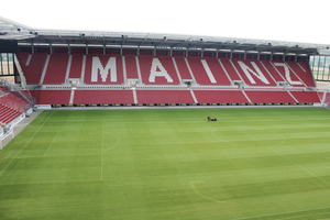   Fußballstadion Mainz: Die Kalkulations-LVs unterstützten die fehlerfreie GU-Angebotskalkulation im Innenausbau und für die Dachgewerke.  
