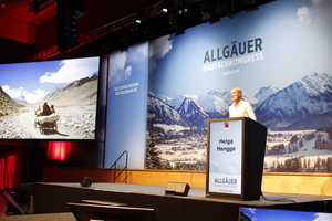  Extrembergsteigerin Helga Hengge nahm das Publikum mit auf den Mount Everest 
