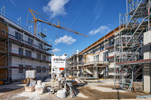  Enges Zeitfenster, begrenzter Lagerplatz: Dank der Brillux Baulogistik stand die Baustelle trotz des hohen Materialbedarfs niemals still 